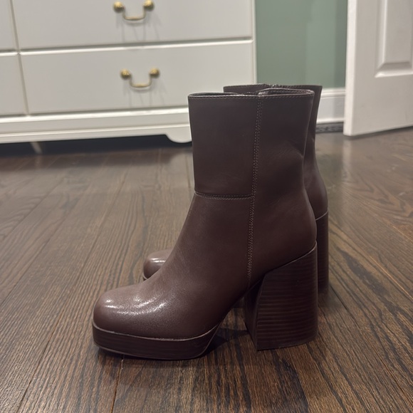 Madden Girl Amalie Bootie - dark brown / chocolate brown - women’s 7 - Picture 9 of 9